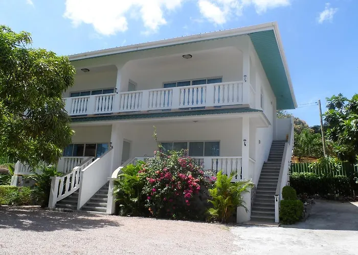 Divers Lodge Guest House