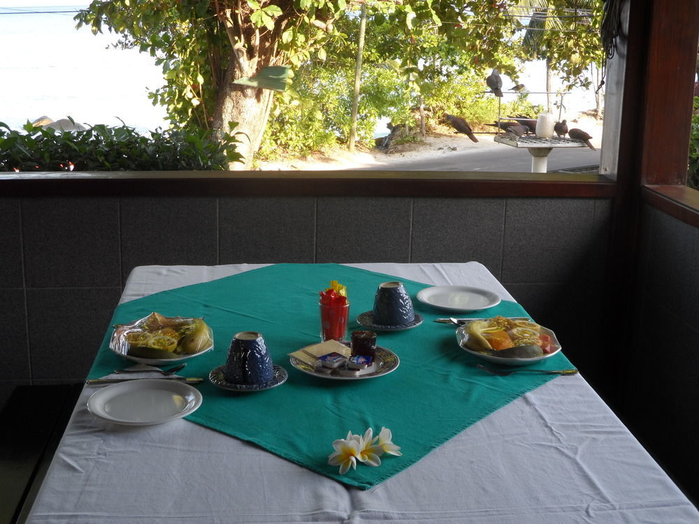 Couette-café Divers 2*